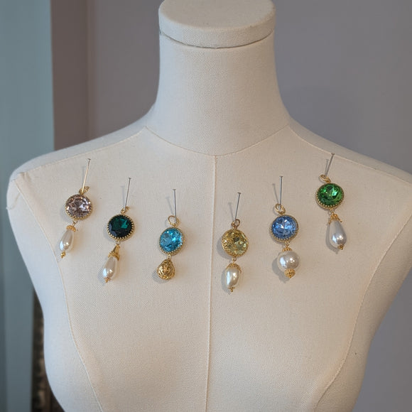 Renaissance Pendants - Round with Dangle